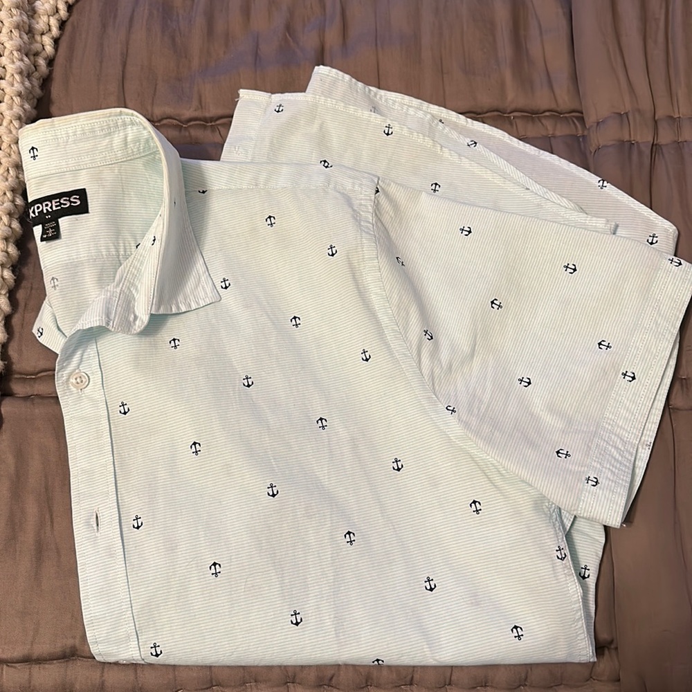 Men’s Express Short Sleeve Button-up Shirt